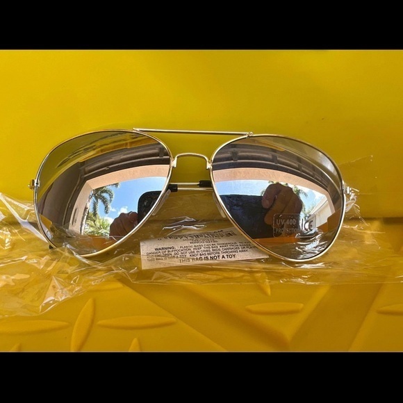 Accessories - Gold  Aviator Sunglasses